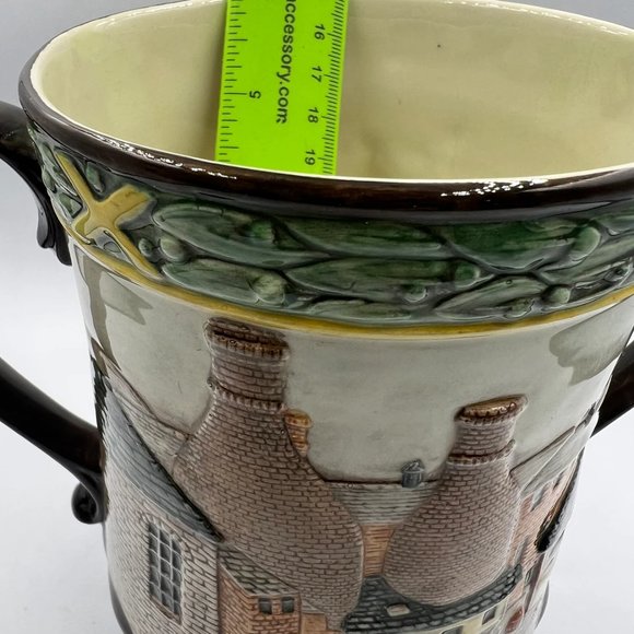 Royal Doulton Large Cup D6696 Pottery In The Past Collectors Club 1982 - Picture 8 of 9